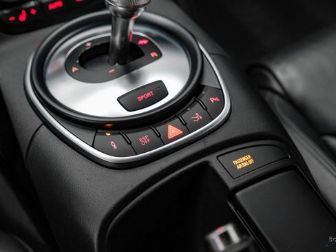 Used 2010 Audi R8 V10 image 69