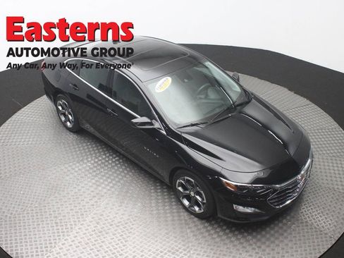 Used 2024 Chevrolet Malibu LT FWD image 3