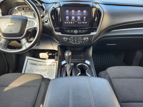 Used 2020 Chevrolet Traverse LT w/ Driver Confidence II Package AWD/4WD image 14