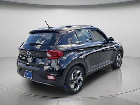 Certified 2025 Hyundai Venue SEL FWD image 8