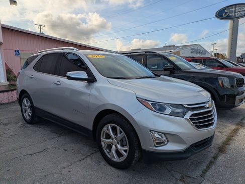 Used 2021 Chevrolet Equinox Premier image 2