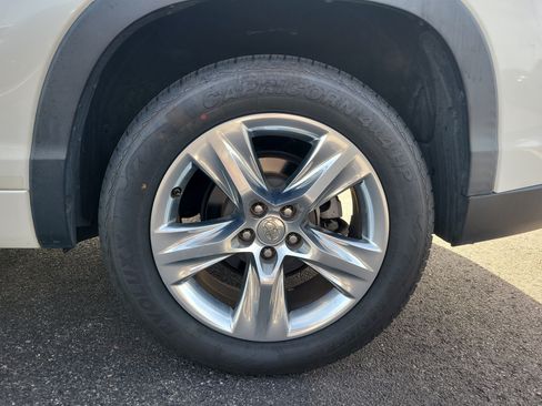 Used 2014 Toyota Highlander Limited w/ Driver Technology Package FWD image 8