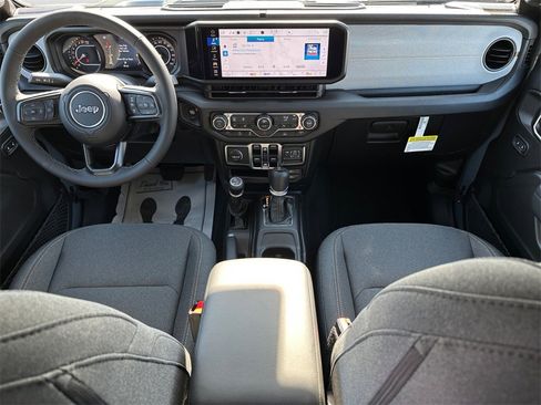 New 2025 Jeep Gladiator Sport image 17