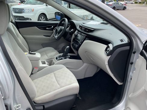 Used 2019 Nissan Rogue Sport SV AWD/4WD image 38