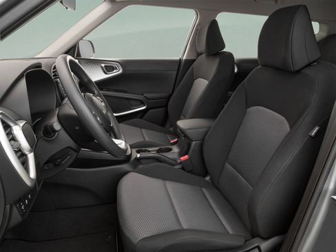 Used 2025 Kia Soul LX w/ LX Technology Package FWD image 15