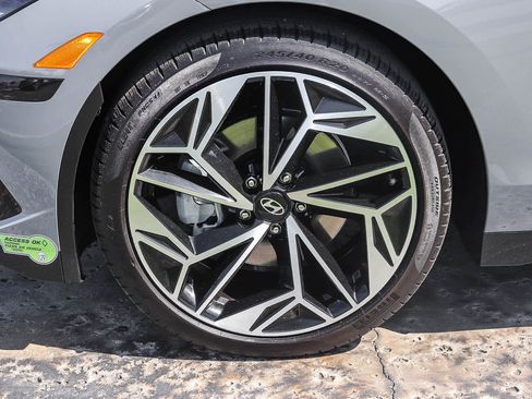 Used 2023 Hyundai Ioniq 6 SEL RWD image 11