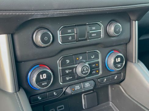 Used 2023 Chevrolet Tahoe Z71 AWD/4WD image 22