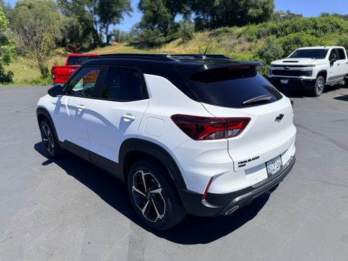 Used 2021 Chevrolet TrailBlazer RS w/ Sun and Liftgate Package AWD/4WD image 8