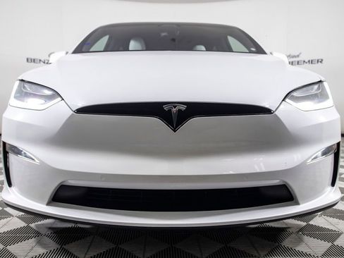 Used 2022 Tesla Model X Plaid image 7