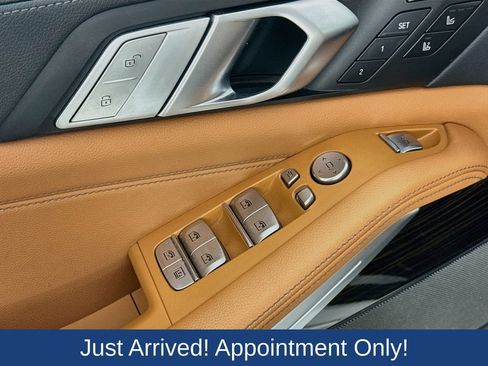 Used 2020 BMW X7 xDrive40i w/ Premium Package AWD/4WD image 22