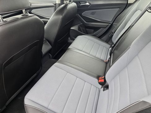 Used 2025 Volkswagen Jetta SE image 19