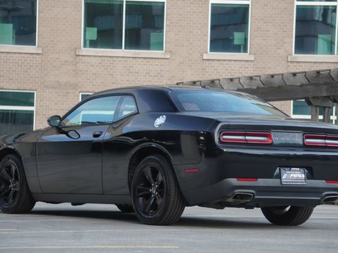 Used 2017 Dodge Challenger SXT RWD image 13