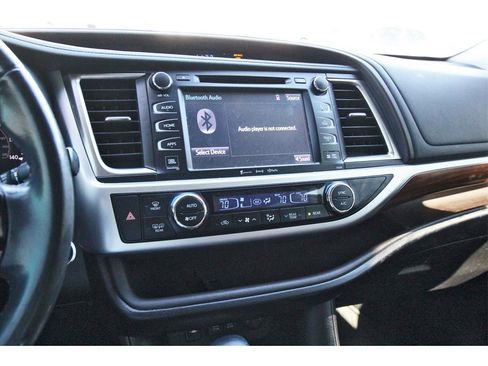 Used 2019 Toyota Highlander Limited image 15