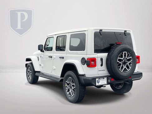 New 2026 Jeep Wrangler Unlimited Sahara AWD/4WD image 6