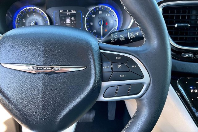 Used 2023 Chrysler Voyager LX FWD image 19