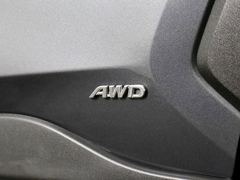 Used 2022 Toyota RAV4 LE AWD/4WD image 18