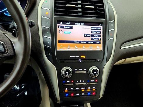 Used 2018 Lincoln MKC Reserve w/ Lincoln MKC Climate Package AWD/4WD image 18