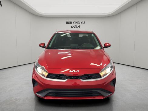 Used 2022 Kia Forte LXS FWD image 8