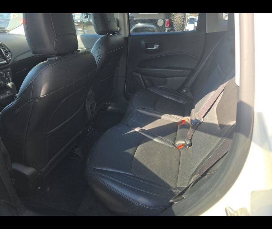 Used 2019 Jeep Compass Latitude FWD image 7
