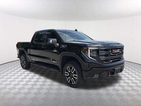 Used 2025 GMC Sierra 1500 AT4 w/ AT4 Premium Package AWD/4WD image 8