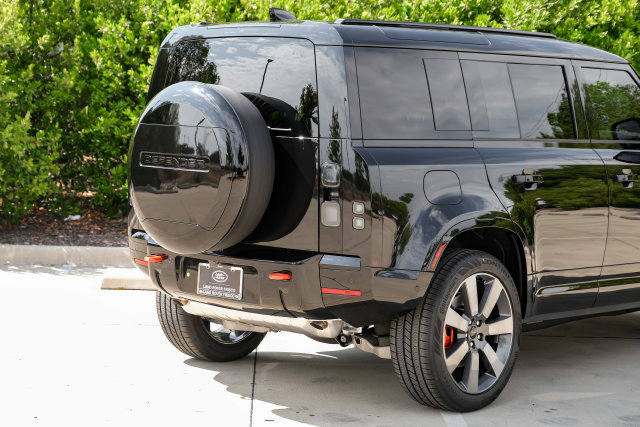 New 2026 Land Rover Defender 110 X AWD/4WD image 13