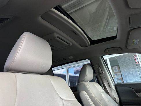 Used 2014 Honda Odyssey Touring image 18