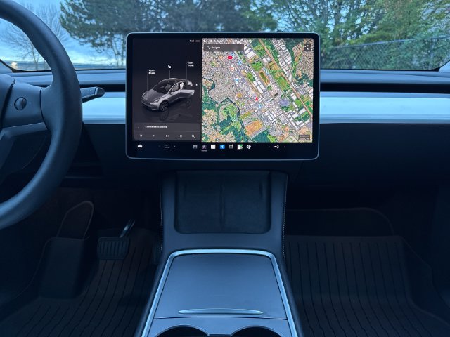 Used 2025 Tesla Model Y Long Range RWD image 22