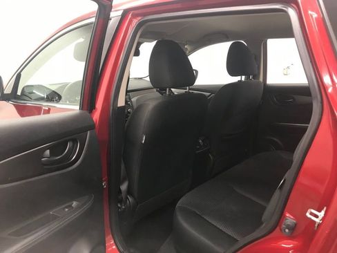 Used 2021 Nissan Rogue Sport S image 25