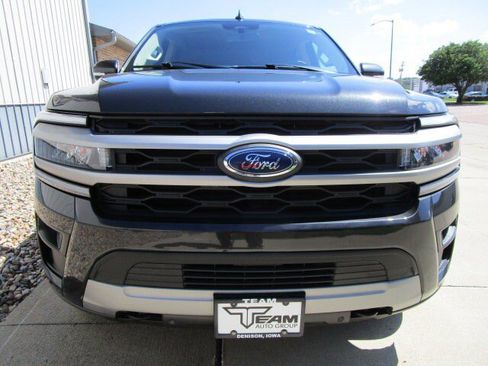 Used 2022 Ford Expedition XLT AWD/4WD image 2