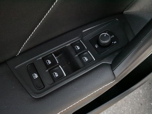 Used 2023 Volkswagen Tiguan SE R-Line AWD/4WD image 19