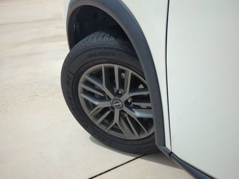 Used 2023 Nissan Rogue S FWD image 10