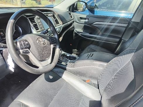Used 2018 Toyota Highlander Limited Platinum AWD/4WD image 13