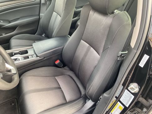 Used 2018 Honda Accord EX image 12