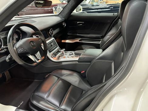Used 2011 Mercedes-Benz SLS AMG Coupe image 4