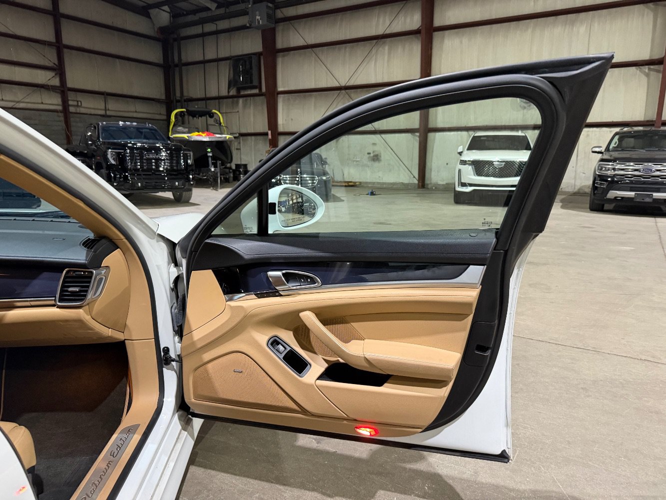 Used 2013 Porsche Panamera 4 image 24