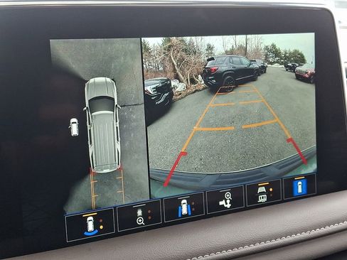 Certified 2024 GMC Yukon XL SLT w/ SLT Premium Package image 19