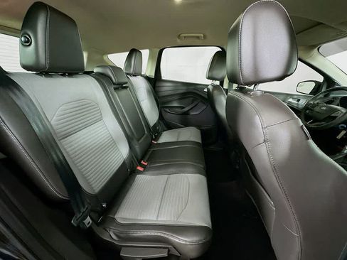 Used 2017 Ford Escape SE w/ SE Sport Appearance Package AWD/4WD image 31