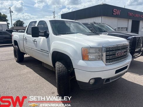 Used 2014 GMC Sierra 2500 Denali w/ Suspension Package, Off-Road AWD/4WD image 1