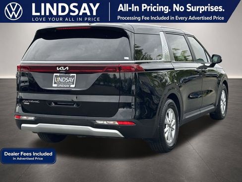 Used 2022 Kia Carnival LX FWD image 7