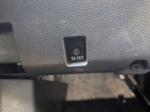 Used 2020 Toyota Tacoma TRD Sport image 39