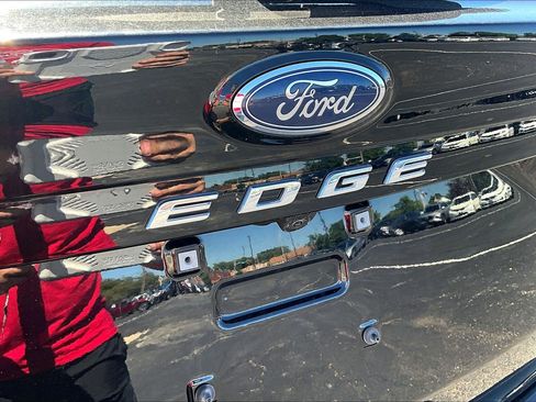 Used 2024 Ford Edge Titanium AWD/4WD image 31