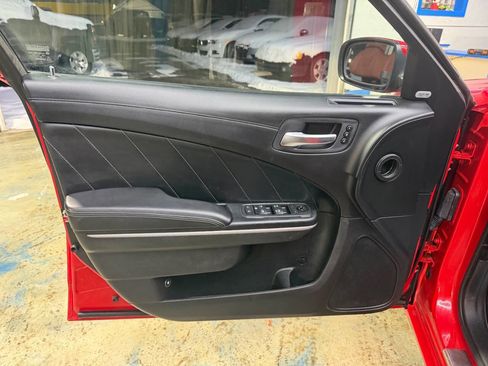Used 2019 Dodge Charger SXT w/ Plus Group image 15