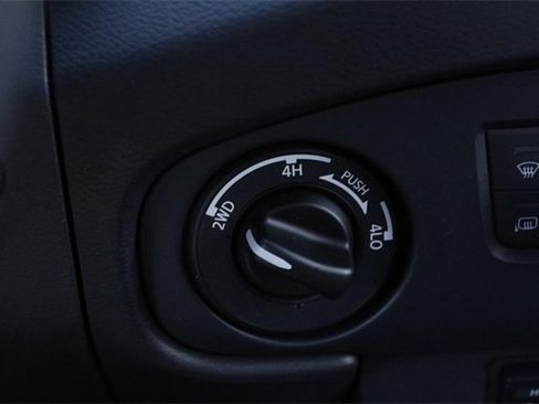 Certified 2022 Nissan Frontier PRO-4X image 18