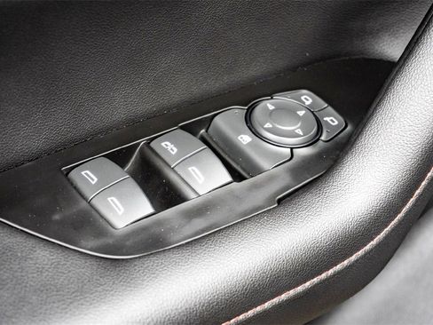 Used 2025 Chevrolet Blazer RS image 11