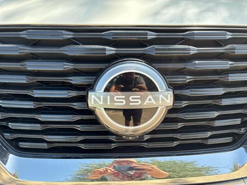 Used 2023 Nissan Rogue Platinum FWD image 4