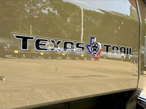 New 2025 Jeep Gladiator Sport image 12