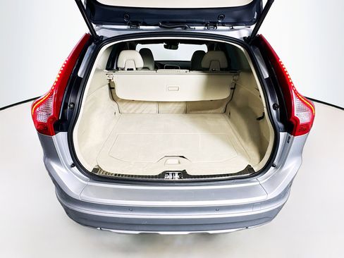 Used 2016 Volvo XC60 T5 Premier w/ Proximity Package image 29