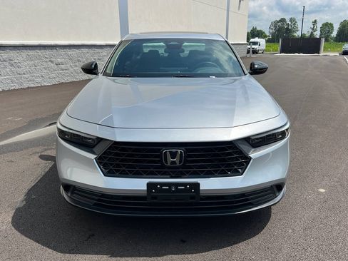 Used 2023 Honda Accord Sport image 3