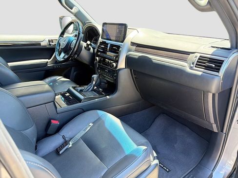 Used 2022 Lexus GX 460 Luxury w/ Accessory Package AWD/4WD image 15