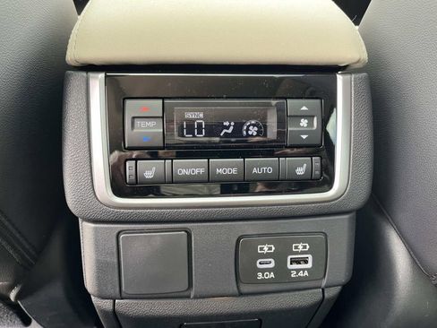 New 2026 Subaru Ascent Limited AWD/4WD image 18